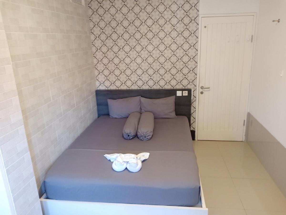 Simple Kuta Bedroom