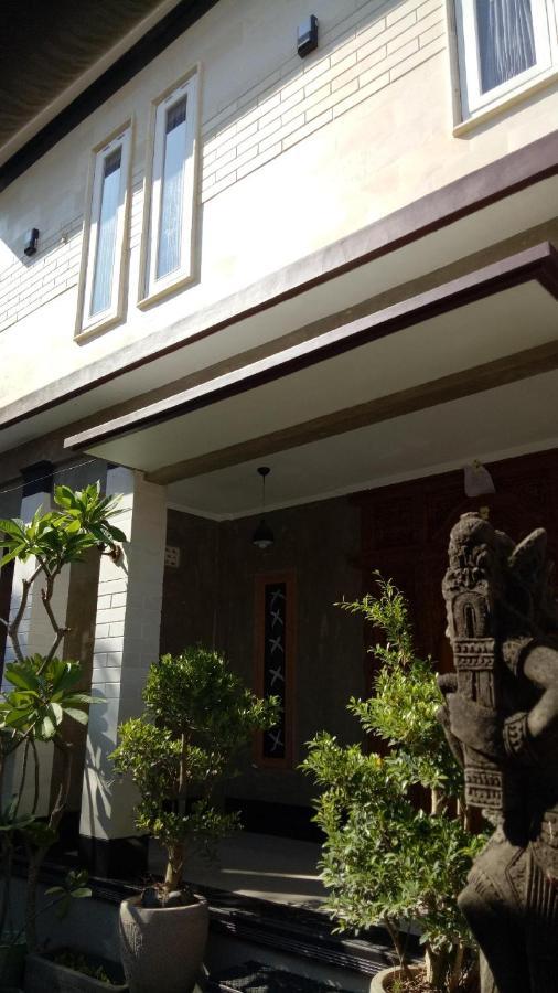 Simple Kuta Bedroom Guest house